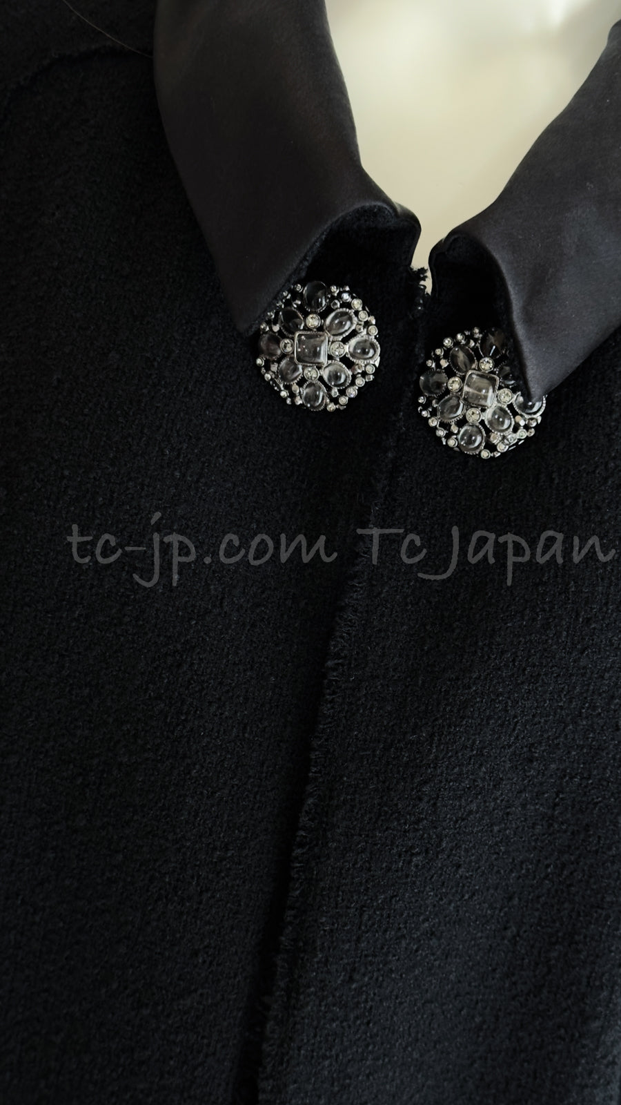 CHANEL 15B Black Gripoix Button Wool Tweed Coat 40 42 シャネル ブラック グリポワ 宝石 ボタン ウール ツイード コート 即発