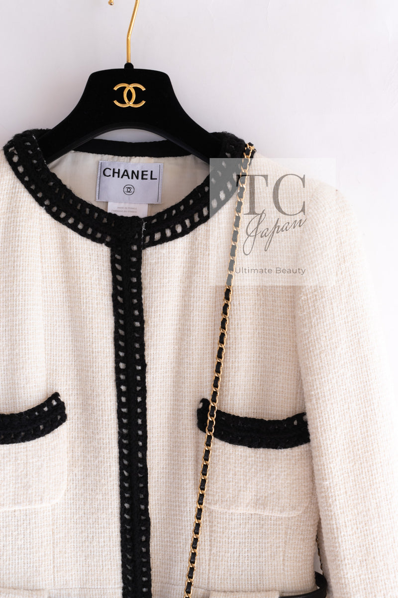 CHANEL 00A Ivory Black Trim Tweed Dress Coat with Belt 34 シャネル アイボリー ブラック トリム ベルト付 ワンピース コート 即発