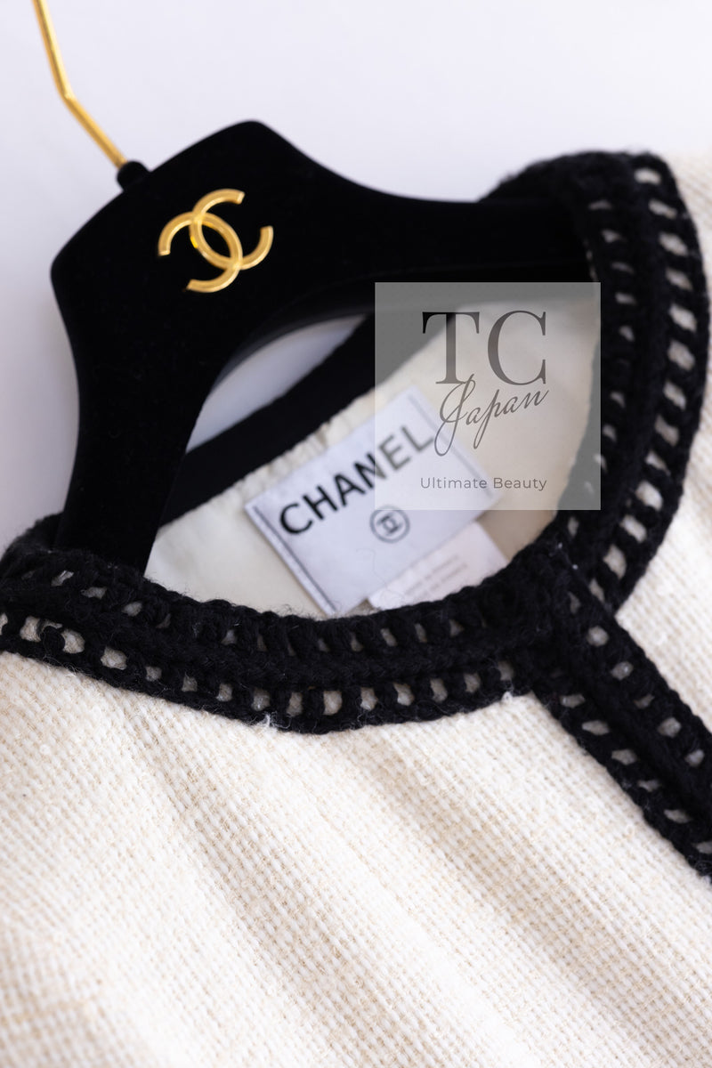 CHANEL 00A Ivory Black Trim Tweed Dress Coat with Belt 34 シャネル アイボリー ブラック トリム ベルト付 ワンピース コート 即発