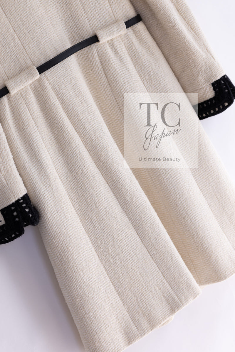CHANEL 00A Ivory Black Trim Tweed Dress Coat with Belt 34 シャネル アイボリー ブラック トリム ベルト付 ワンピース コート 即発