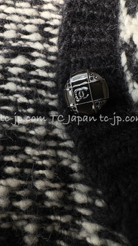 CHANEL 10A Black Ivory Wool Mohair Alpaca Knit Cardigan 34 シャネル ブラック アイボリー モヘア アルパカ ウール カーディガン 即発 - TC JAPAN