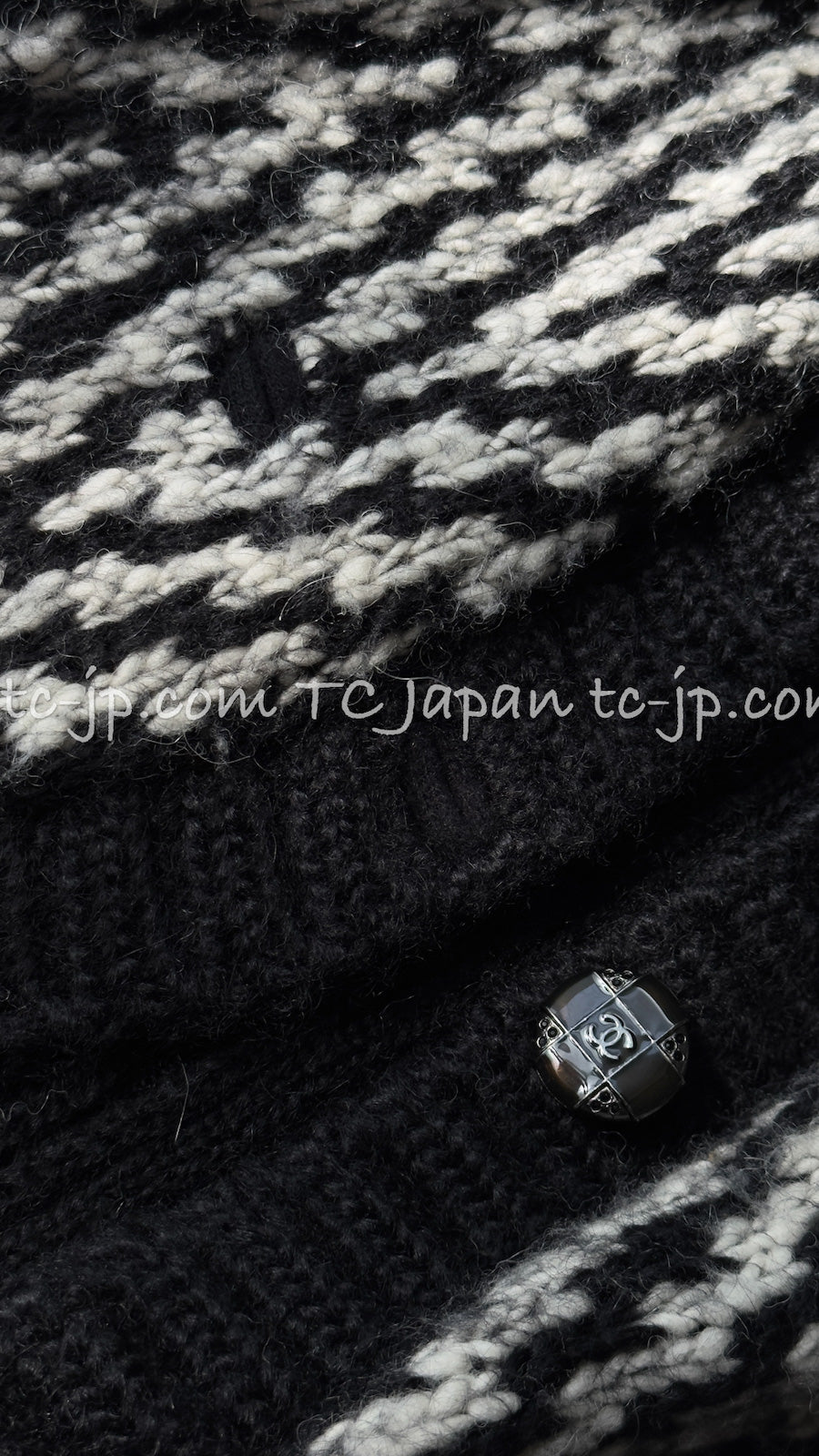 CHANEL 10A Black Ivory Wool Mohair Alpaca Knit Cardigan 34 シャネル ブラック アイボリー モヘア アルパカ ウール カーディガン 即発 - TC JAPAN
