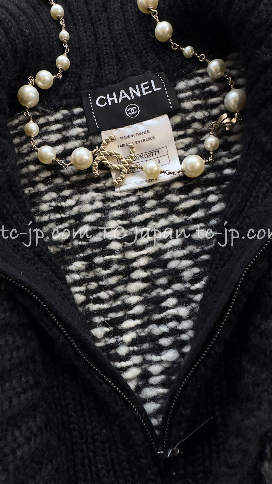 CHANEL 10A Black Ivory Wool Mohair Alpaca Knit Cardigan 34 シャネル ブラック アイボリー モヘア アルパカ ウール カーディガン 即発 - TC JAPAN