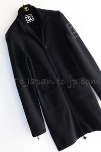 CHANEL 08A Black Wool Sport Knit CC Logo Zipper Coat Cardigan 36 シャネル ブラック ウール100 大きめ CC ロゴ ニット ロング カーディガン コート 即発