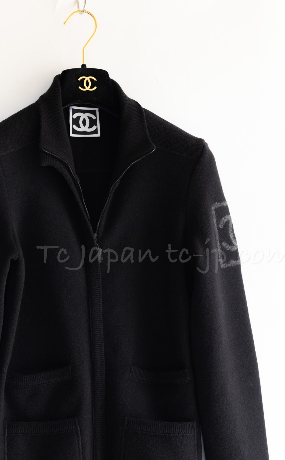 CHANEL 08A Black Wool Sport Knit CC Logo Zipper Coat Cardigan 36 シャネル ブラック ウール100 大きめ CC ロゴ ニット ロング カーディガン コート 即発