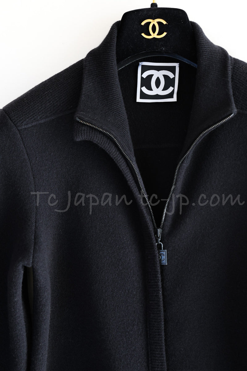 CHANEL 08A Black Wool Sport Knit CC Logo Zipper Coat Cardigan 36 シャネル ブラック ウール100 大きめ CC ロゴ ニット ロング カーディガン コート 即発