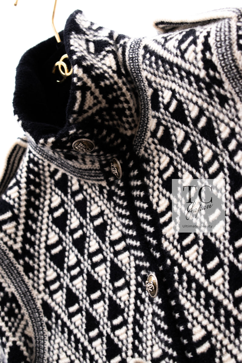 CHANEL 04PF Ivory Black Wool Cashmere Knit Long Cardigan Coat 38 シャネル アイボリー ブラック ウール カシミヤ ニット ロング カーディガン コート 即発