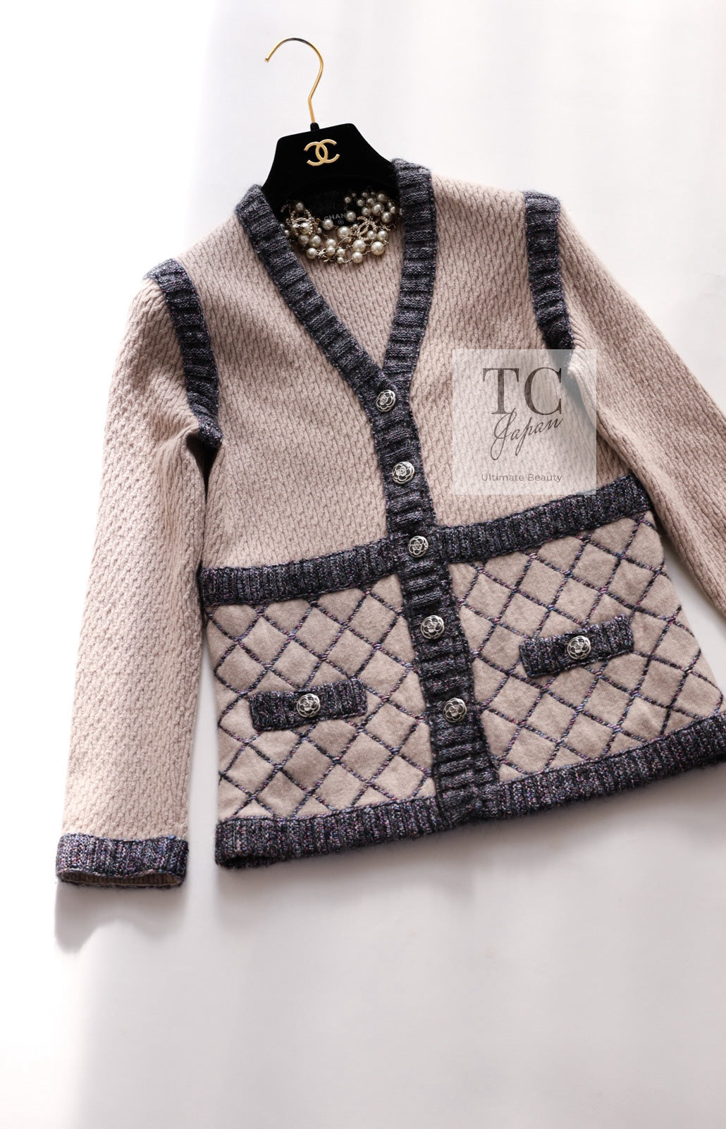 24ss　シャネル　カシミア　シルク　カーディガン　ライオンボタン　袖フリル 24ss シャネル カシミア シルク カーディガン ライオンボタン フリル