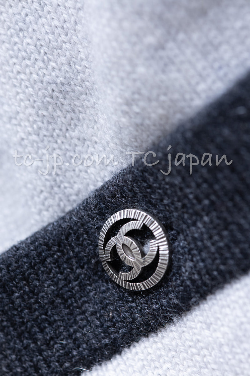 CHANEL 13B Light Gray Ivory Cashmere Knit Cardigan 36 38 シャネル ライトグレー アイボリー ココボタン カシミア100% ニット カーディガン 即発