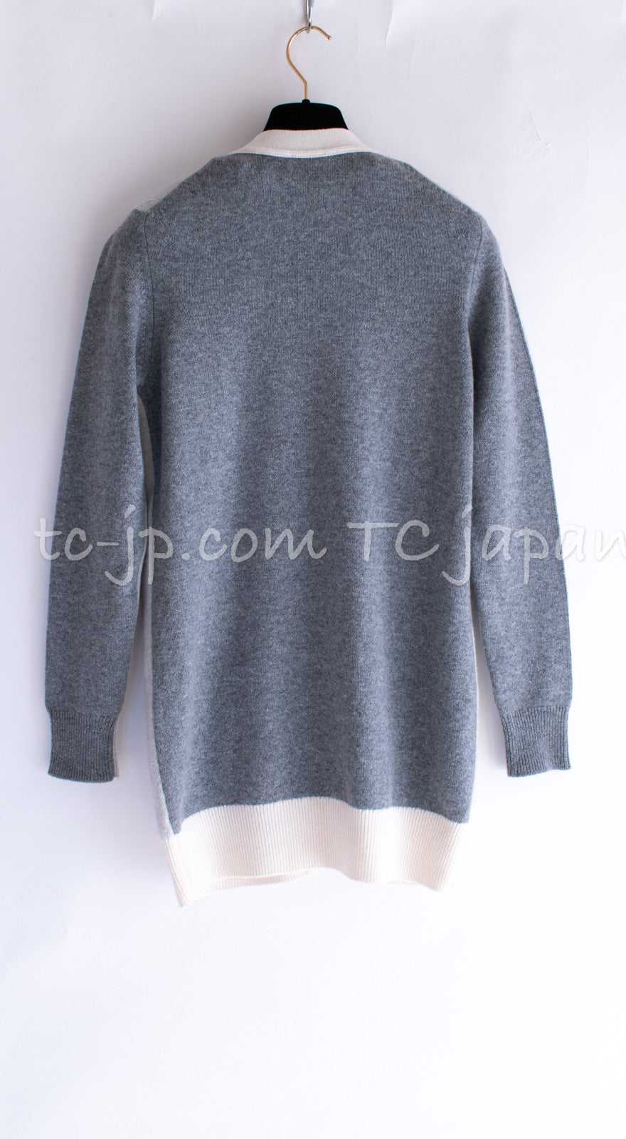 CHANEL 13B Light Gray Ivory Cashmere Knit Cardigan 36 38 シャネル ライトグレー アイボリー ココボタン カシミア100% ニット カーディガン 即発