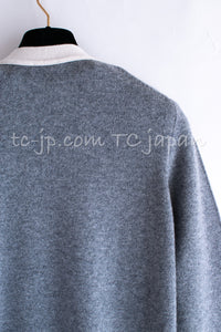 CHANEL 13B Light Gray Ivory Cashmere Knit Cardigan 36 38 シャネル ライトグレー アイボリー ココボタン カシミア100% ニット カーディガン 即発