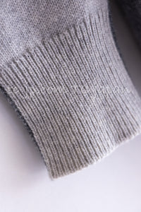 CHANEL 13B Light Gray Ivory Cashmere Knit Cardigan 36 38 シャネル ライトグレー アイボリー ココボタン カシミア100% ニット カーディガン 即発