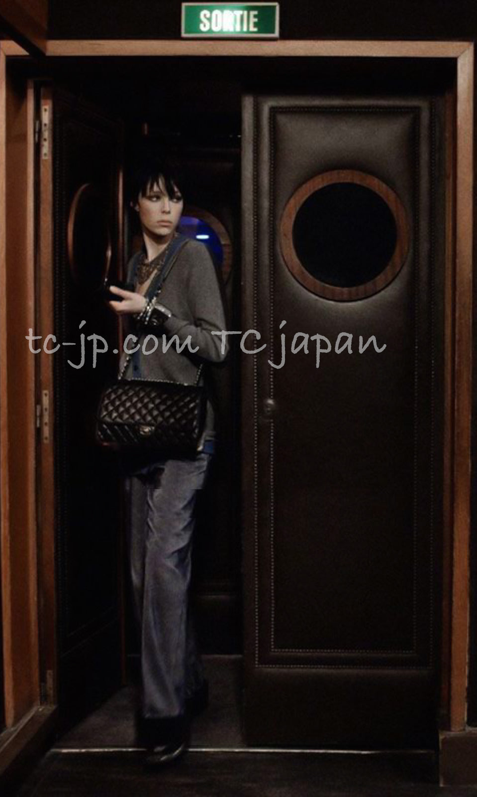 CHANEL 13B Light Gray Ivory Cashmere Knit Cardigan 36 38 シャネル ライトグレー アイボリー ココボタン カシミア100% ニット カーディガン 即発