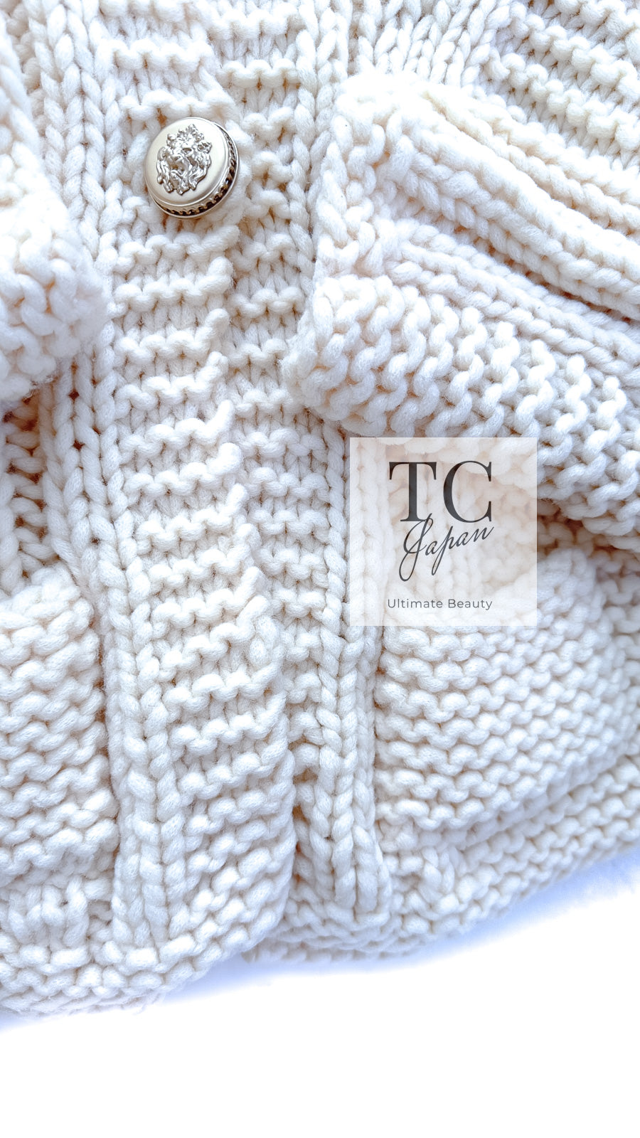シャネルニットカーディガン　ライオン　ビッグボタン シャネル カーディガン CHANEL アイボリー ホワイト 特大