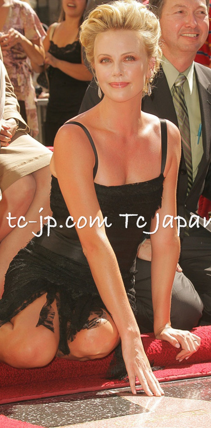 CHANEL 06C Coral Orange Lace Dress with Ruffle with Camellia 38 シャネル コーラル オレンジ カメリア付 レース ワンピース 即発 - TC JAPAN