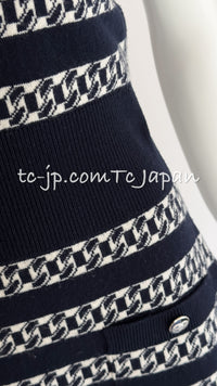 CHANEL 17PS Navy Ivory Chain Turn Lock Pattern Cashmere Knit Dress 36 38 シャネル ネイビー アイボリー チェーン & ターンロック 柄 カシミヤ ニット ワンピース 即発