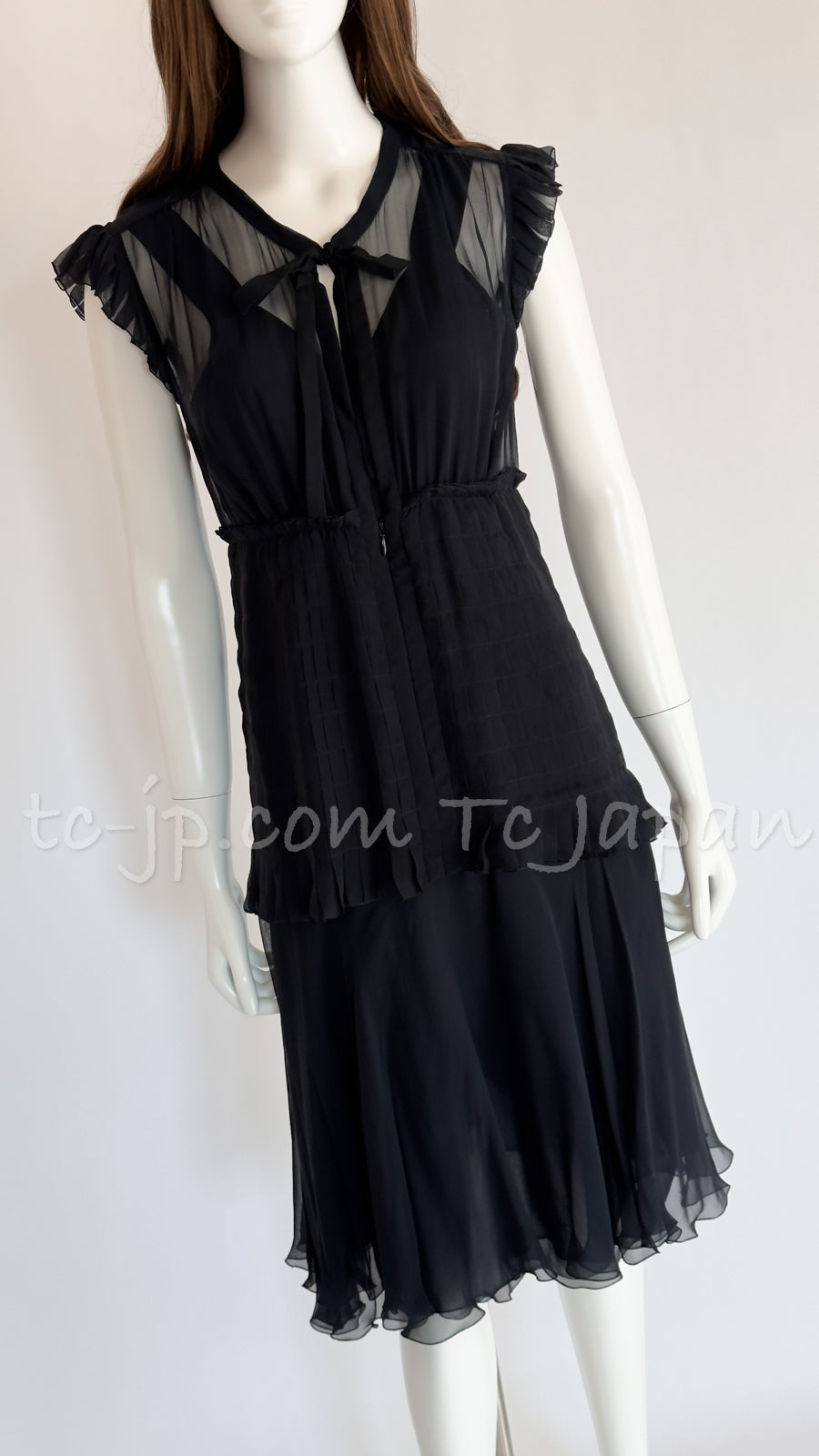 CHANEL 02S Black Silk Sleeveless Pleated Dress 38 シャネル ブラック シルク ノースリーブ プリーツ ワンピース 即発