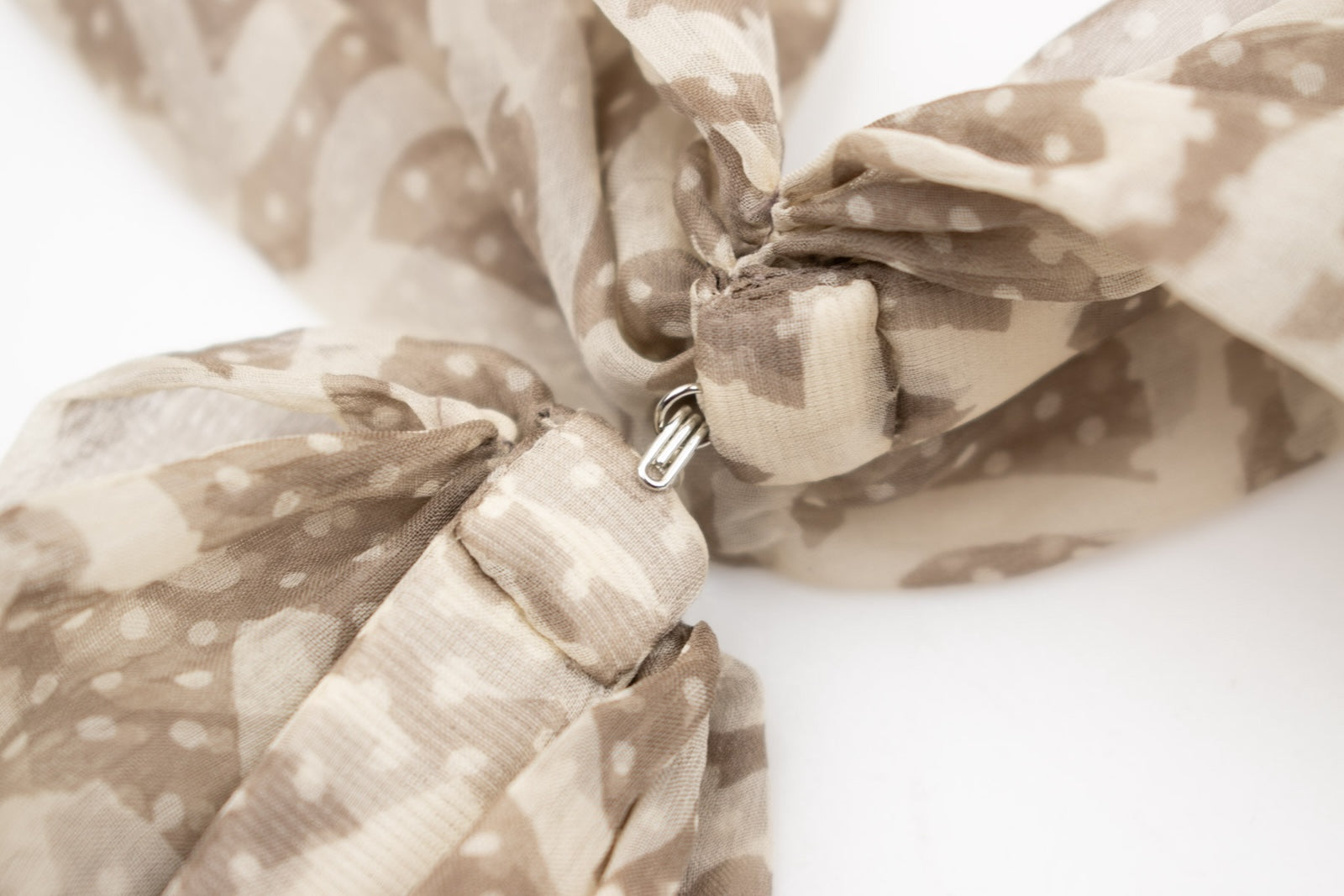 シャネル ワンピース CHANEL 10C Brown Lion Camellia CC Logo Silk