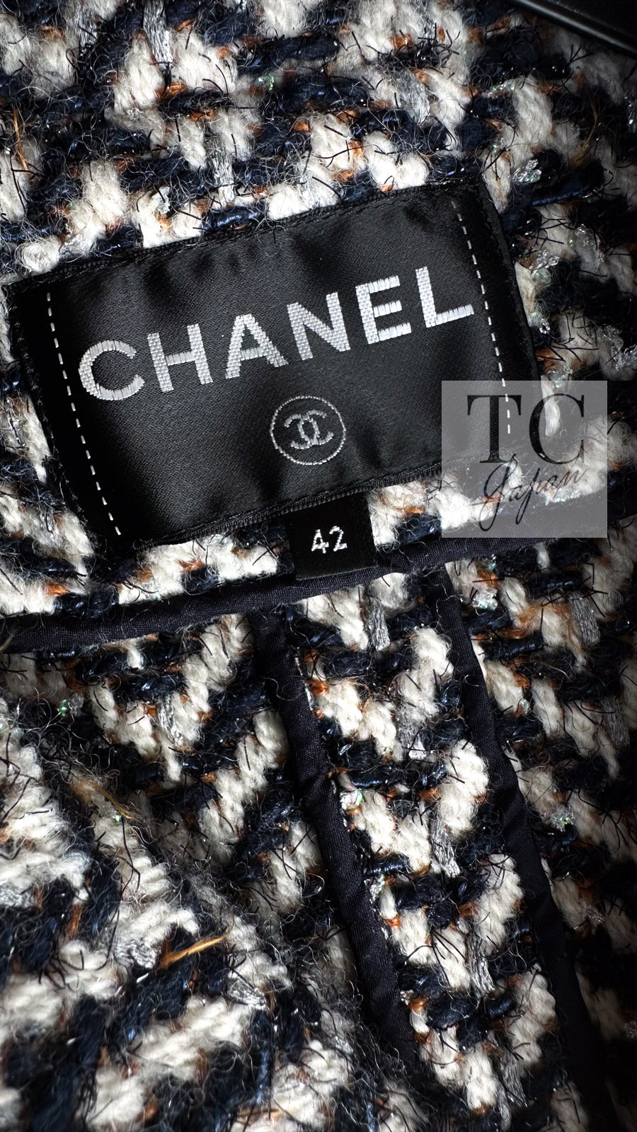 CHANEL 19A Navy Ivory Mix Tweed Cropped Fringe Jacket 38 シャネル アイボリー ネイビー シェベロン クロップド フリンジ ミックス ツイード ジャケット 即発 - TC JAPAN