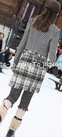 CHANEL 19A Navy Ivory Mix Tweed Cropped Fringe Jacket 38 シャネル アイボリー ネイビー シェベロン クロップド フリンジ ミックス ツイード ジャケット 即発 - TC JAPAN