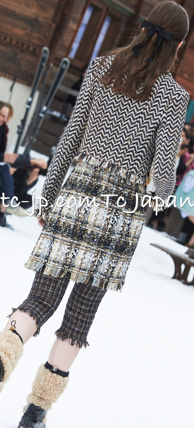 CHANEL 19A Navy Ivory Mix Tweed Cropped Fringe Jacket 38 シャネル アイボリー ネイビー シェベロン クロップド フリンジ ミックス ツイード ジャケット 即発 - TC JAPAN