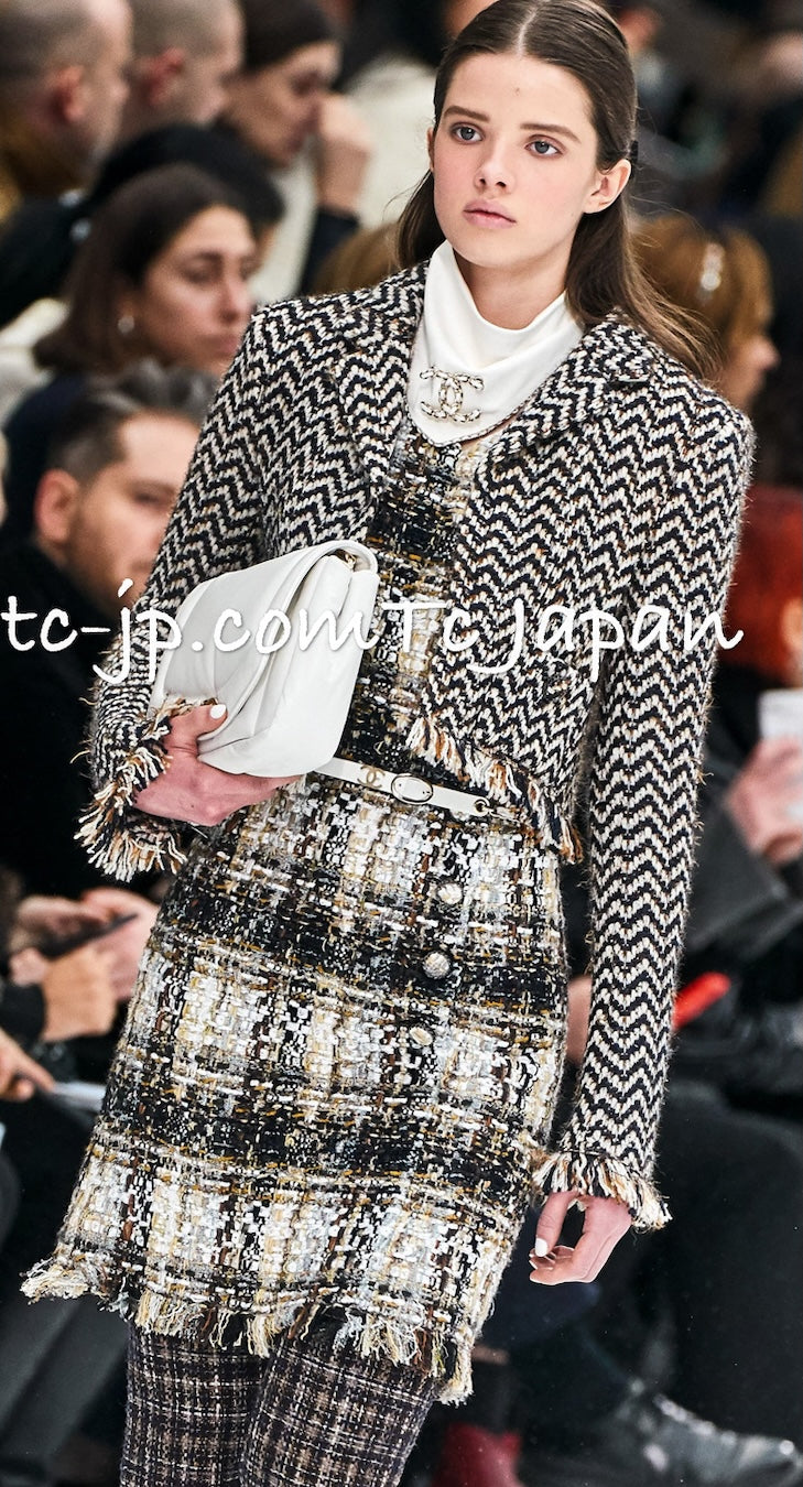 CHANEL 19A Navy Ivory Mix Tweed Cropped Fringe Jacket 38 シャネル アイボリー ネイビー シェベロン クロップド フリンジ ミックス ツイード ジャケット 即発 - TC JAPAN
