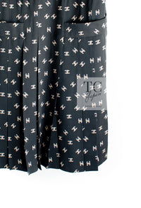 CHANEL 12A Smokey Brown Gray Silk CC Logo Dress 38 シャネル 淡い ブラウン グレー シルク CCロゴいっぱい ワンピース 即発