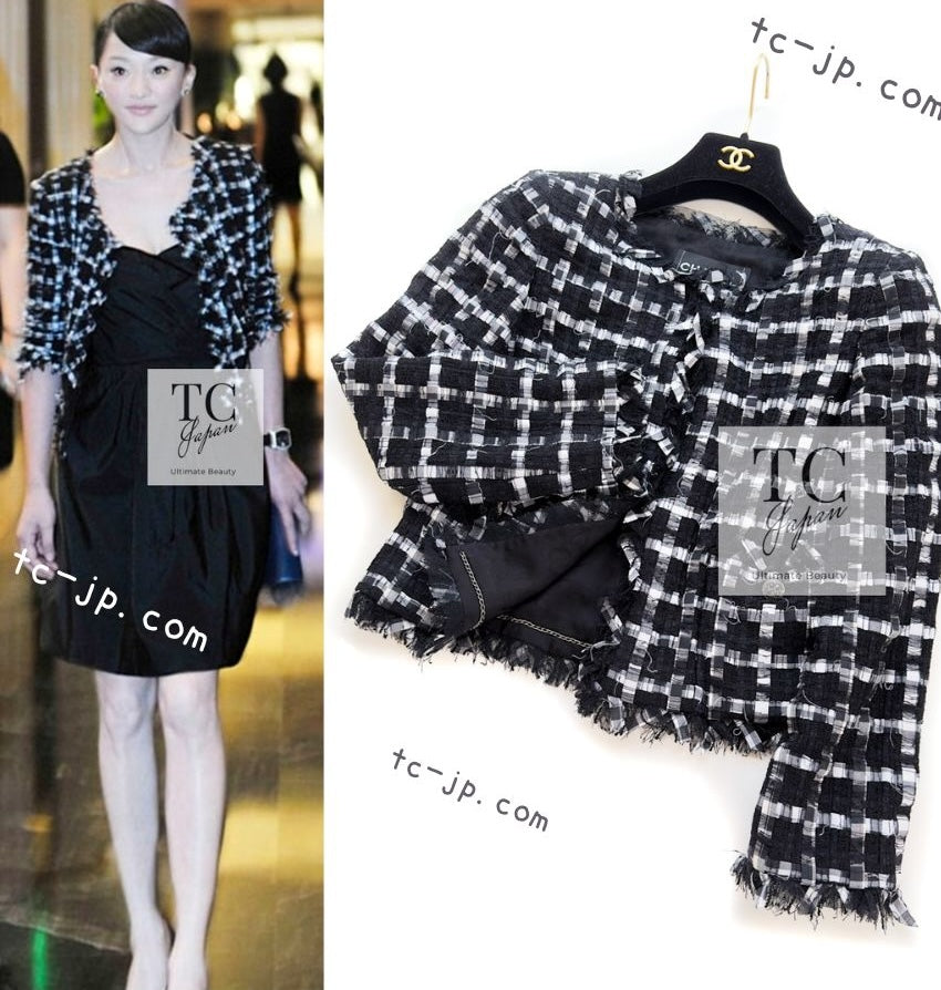 シャネル カーディガン ジャケット CHANEL ブラック ホワイト ルサージュ ツイード グリポア宝石ボタン 11C Black White  Woven Accents Cardigan Jacket – TC JAPAN