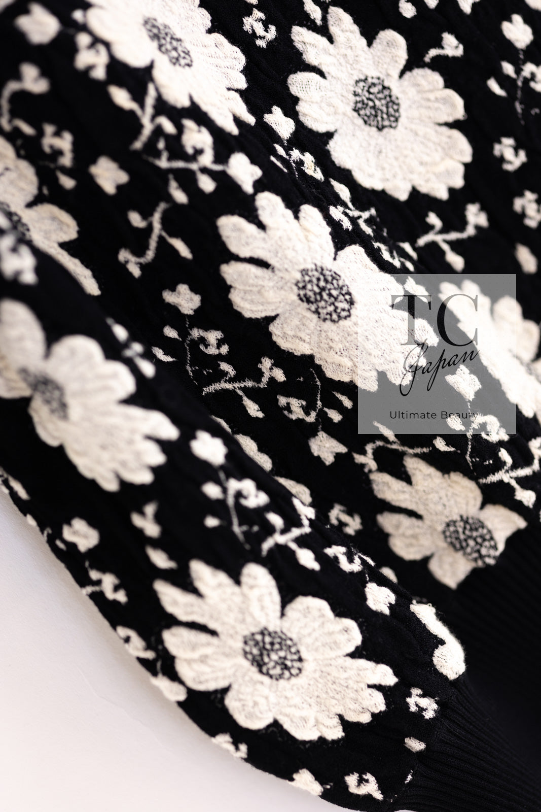 CHANEL 14C Black Ivory Camellia Flower Knit Tops 38 シャネル ブラック アイボリー カメリア 花柄 ニット トップス 即発