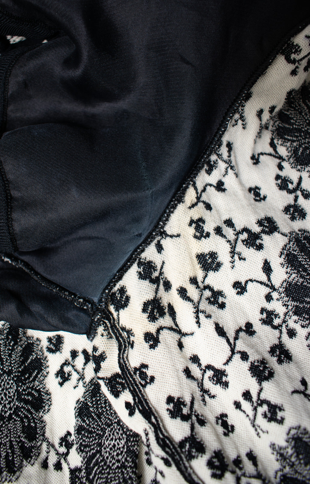 CHANEL 14C Black Ivory Camellia Flower Knit Tops 38 シャネル ブラック アイボリー カメリア 花柄 ニット トップス 即発