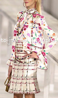 CHANEL 04S Multicolor Camellia Accent COCO Mark Silk Blouse Tops 42 シャネル マルチカラー カメリア柄 ココマーク シルク ブラウス トップス 即発
