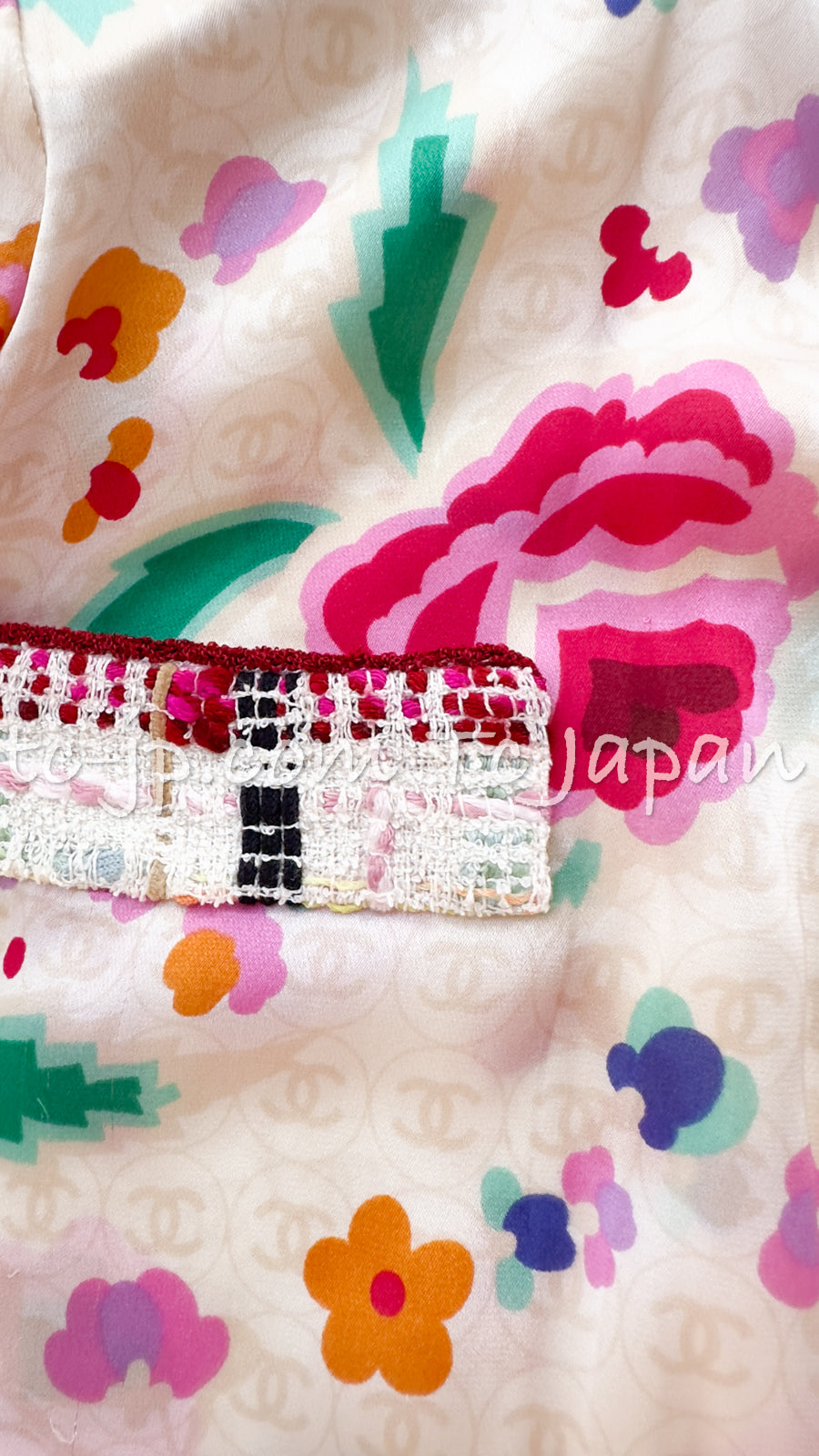CHANEL 04S Multicolor Camellia Accent COCO Mark Silk Blouse Tops 42 シャネル マルチカラー カメリア柄 ココマーク シルク ブラウス トップス 即発