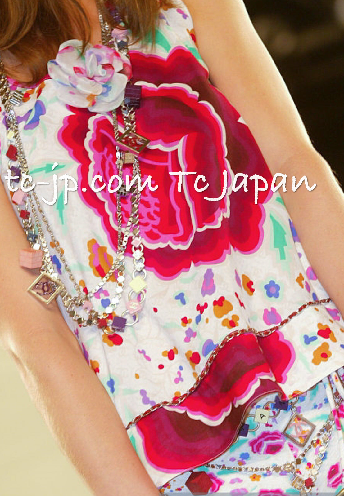 CHANEL 04S Multicolor Camellia Accent COCO Mark Silk Blouse Tops 42 シャネル マルチカラー カメリア柄 ココマーク シルク ブラウス トップス 即発