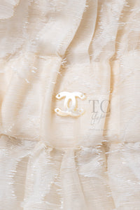 CHANEL 10S Gray Ivory Ecru Camellia Ruffles Linen Silk Blouse Tops 34 シャネル グレー アイボリー 生成り カメリア シルク リネン ブラウス トップス 即発