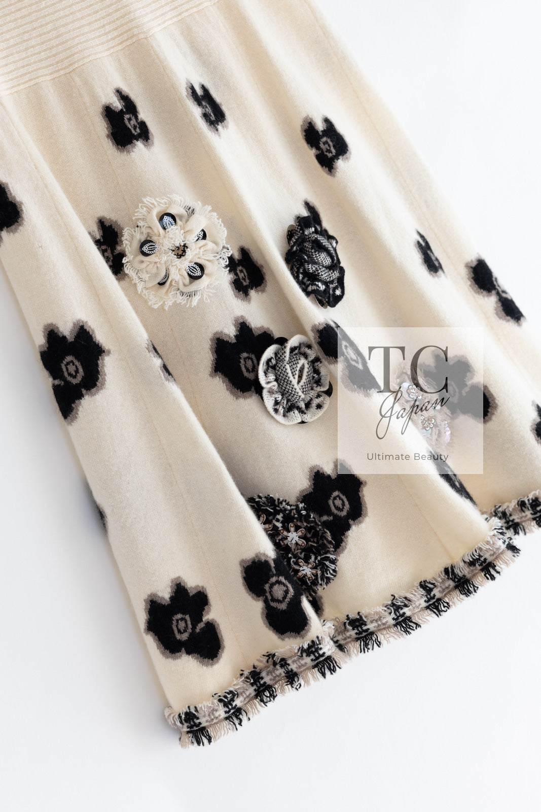 CHANEL 02A Cream Iovry Camellia Cashmere Knit Skirt 38 シャネル クリーム アイボリー カメリア カシミア ニット スカート 即発