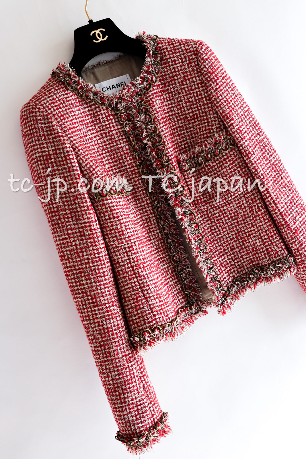 シャネル ジャケット CHANEL レッド メタリック ゴールド トリム フリンジ ツイード 10C Red Metallic Gold Trim  Fringe Tweed Jacket – TC JAPAN