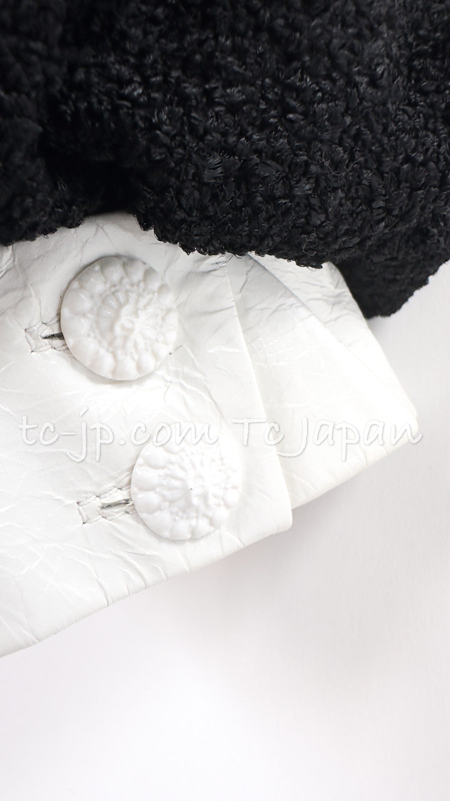 CHANEL 15C Black Tweed Calf Leather Collars White Cuffs Jacket 40 42 シャネル ジャケット CHANEL 15C ブラック カーフレザー襟 カフス付 ツイード 40 42