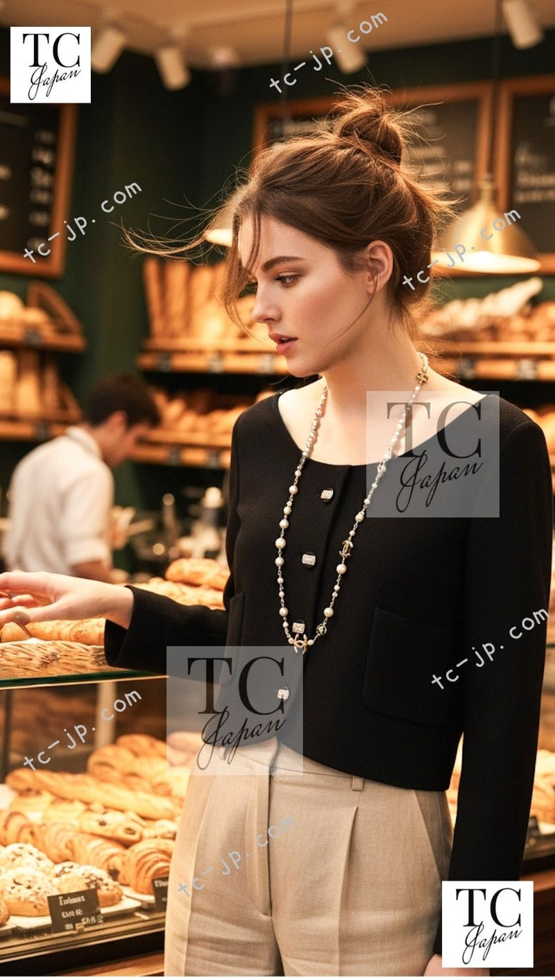 CHANEL 12C Black Round Neck Wool Rhinestone Buttons Jacket 36 38 シャネル ブラック ウール100% 襟なし ラインストーン ボタン ジャケット 即発