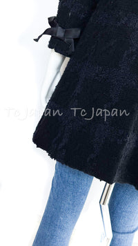 CHANEL 05A CC Black Wool Silk Sleeve Ribbon Jacket Coat 38 シャネル ブラック ウール シルク 袖リボン装飾 ジャケット コート 即発