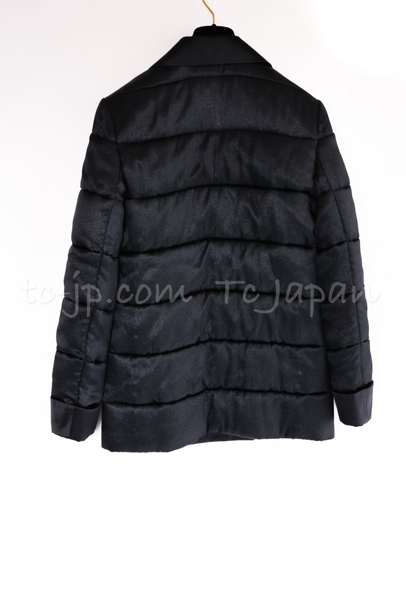 CHANEL 18PF Black Silk 100% CC Logo Buttons Double Puffer Jacket Coat 34 シャネル ブラック シルク100% 中綿ダウン CCロゴボタン ダブル ジャケット コート 即発