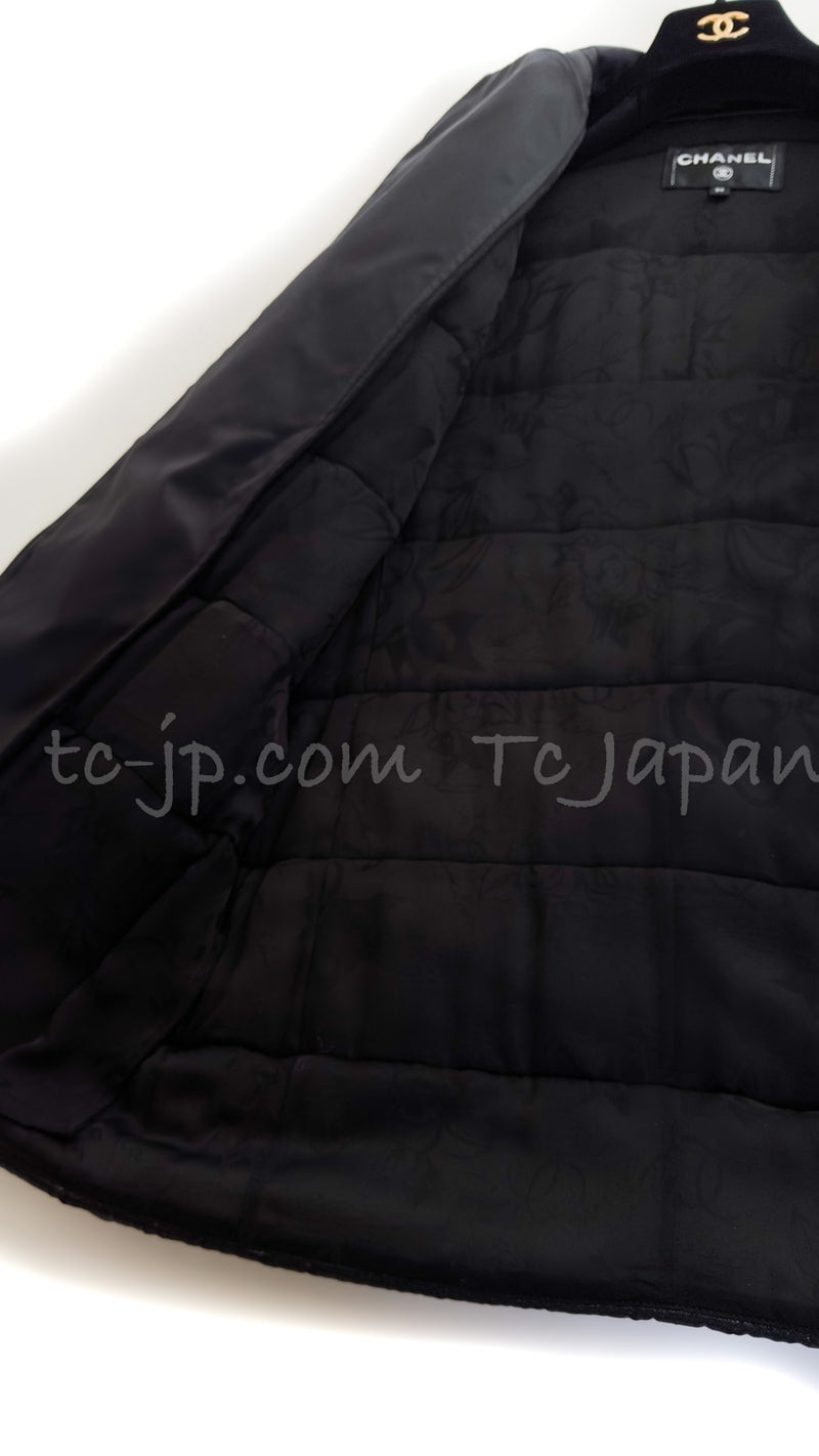 CHANEL 18PF Black Silk 100% CC Logo Buttons Double Puffer Jacket Coat 34 シャネル ブラック シルク100% 中綿ダウン CCロゴボタン ダブル ジャケット コート 即発