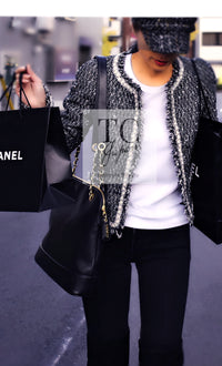 CHANEL 05PF Black Cotton Wool Tokyo Tweed Jacket 38 シャネル ブラック コットン ウール 東京コレ ツイード ジャケット 即発 - TC JAPAN