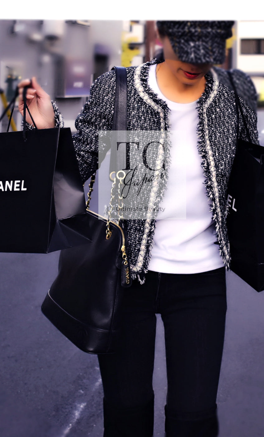 CHANEL 05PF Black Cotton Wool Tokyo Tweed Jacket 38 シャネル ブラック コットン ウール 東京コレ ツイード ジャケット 即発 - TC JAPAN