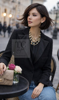 CHANEL 06A Black Wool 100 Tweed Jacket 38 シャネル ブラック ウール100% ツイード ジャケット シルク襟 即発