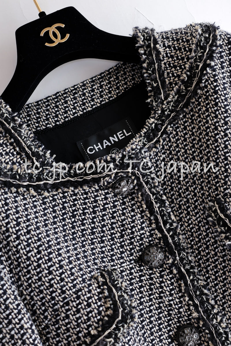 CHANEL 12A Gray Black Linen Wool Tweed Gripoix Button Colorless Jacket 36 38 シャネル グレー ブラック リネン ウール ツイード グリポア 宝石 ボタン ノーカラー ジャケット 即発