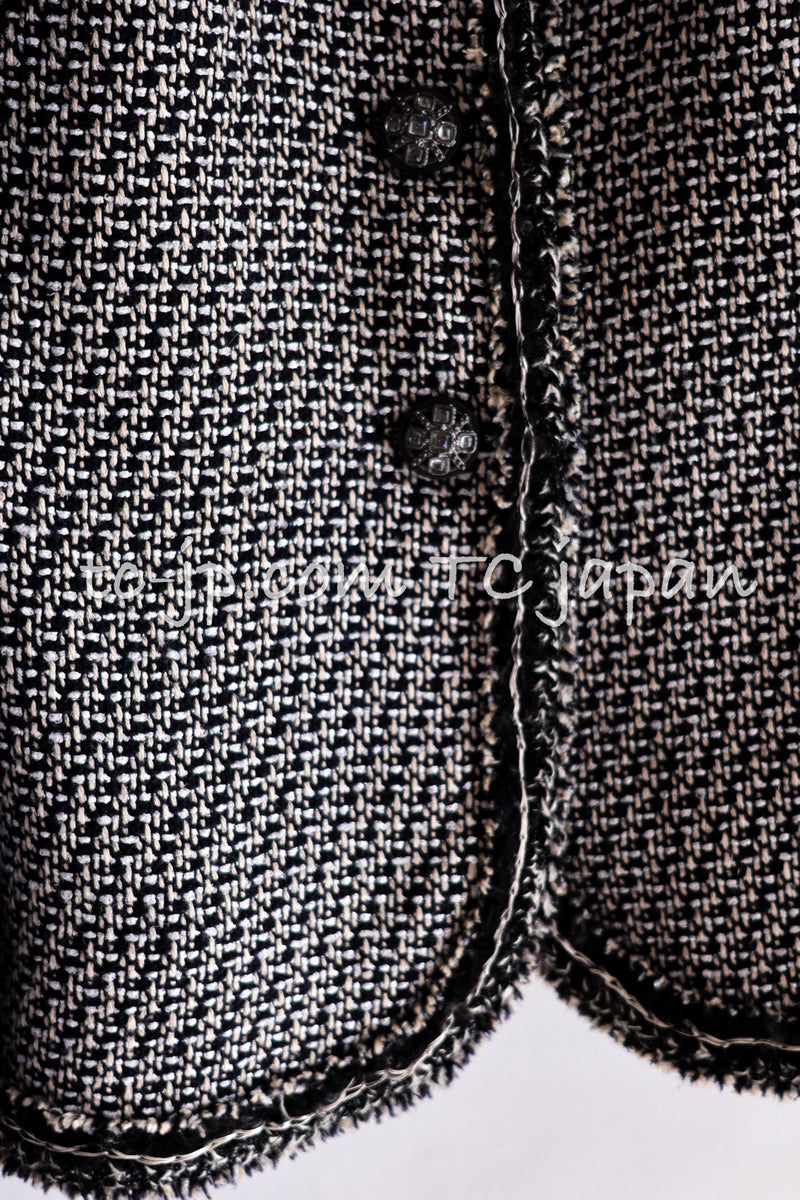 CHANEL 12A Gray Black Linen Wool Tweed Gripoix Button Colorless Jacket 36 38 シャネル グレー ブラック リネン ウール ツイード グリポア 宝石 ボタン ノーカラー ジャケット 即発