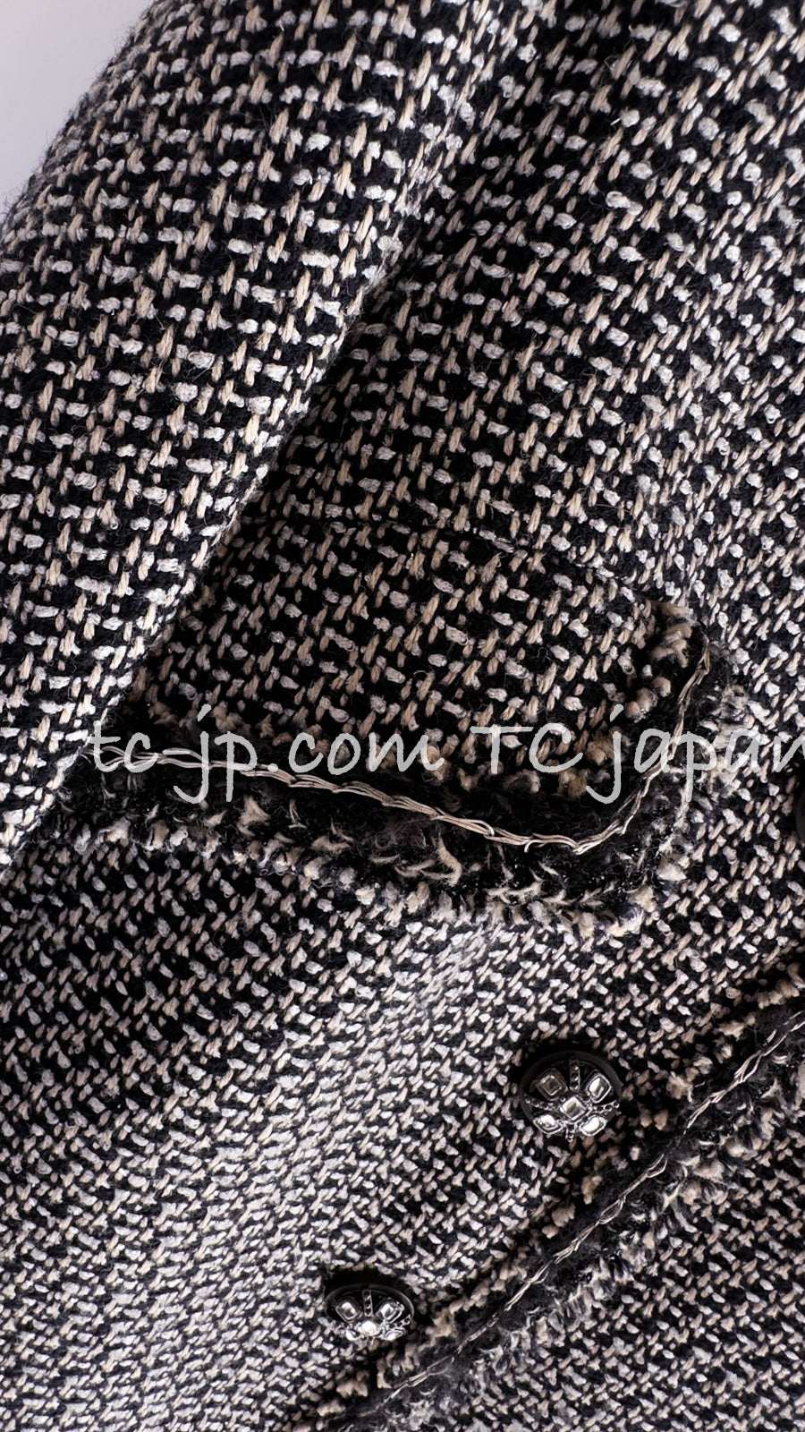 CHANEL 12A Gray Black Linen Wool Tweed Gripoix Button Colorless Jacket 36 38 シャネル グレー ブラック リネン ウール ツイード グリポア 宝石 ボタン ノーカラー ジャケット 即発