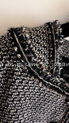 CHANEL 12A Gray Black Linen Wool Tweed Gripoix Button Colorless Jacket 36 38 シャネル グレー ブラック リネン ウール ツイード グリポア 宝石 ボタン ノーカラー ジャケット 即発