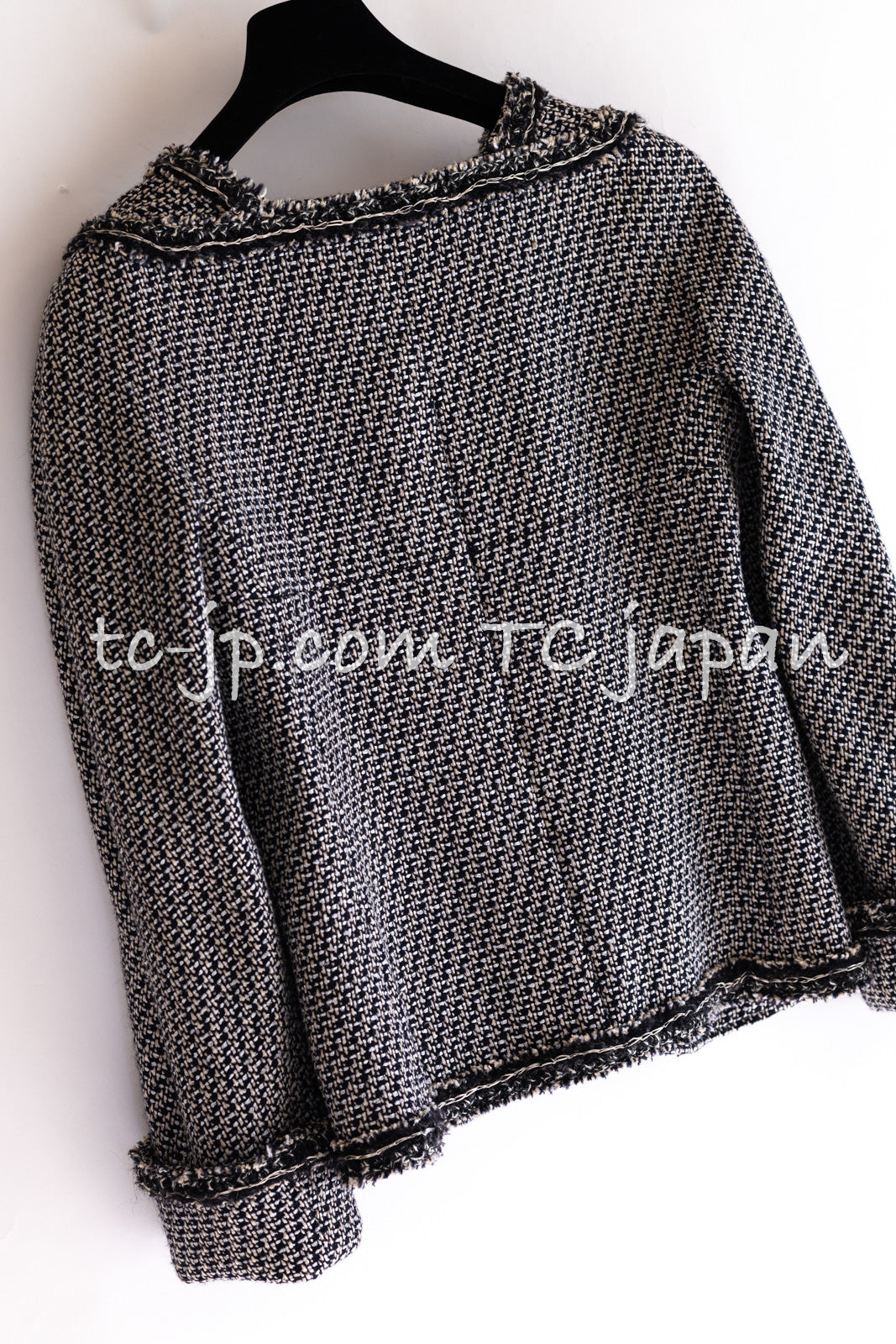 CHANEL 12A Gray Black Linen Wool Tweed Gripoix Button Colorless Jacket 36 38 シャネル グレー ブラック リネン ウール ツイード グリポア 宝石 ボタン ノーカラー ジャケット 即発