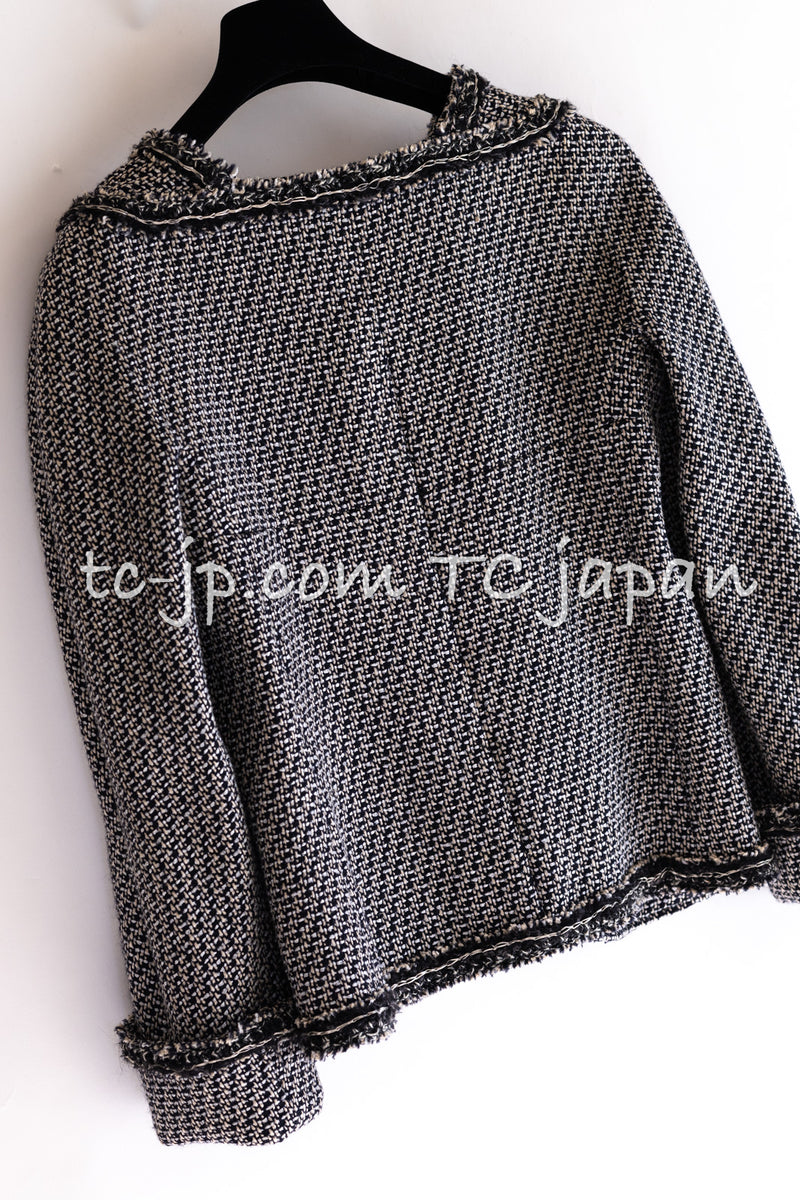 CHANEL 12A Gray Black Linen Wool Tweed Gripoix Button Colorless Jacket 36 38 シャネル グレー ブラック リネン ウール ツイード グリポア 宝石 ボタン ノーカラー ジャケット 即発